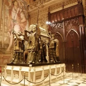 cathedral seville mausoleum cristobal colon